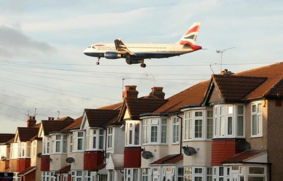 British, EU airlines could see flights grounded in no-deal Brexit