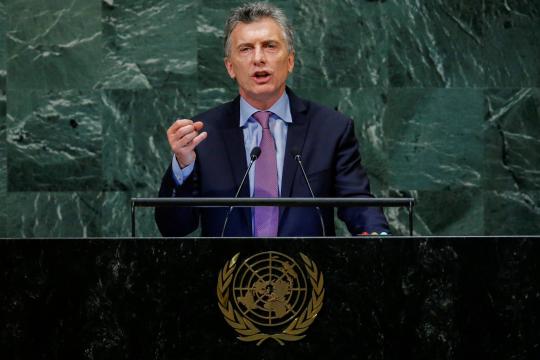 Macri diz que Argentina passa por mudanças com humildade e sem pegar atalhos