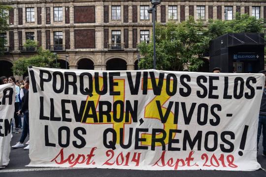 Após 4 anos, desaparecimento de 43 estudantes no México continua sem solução