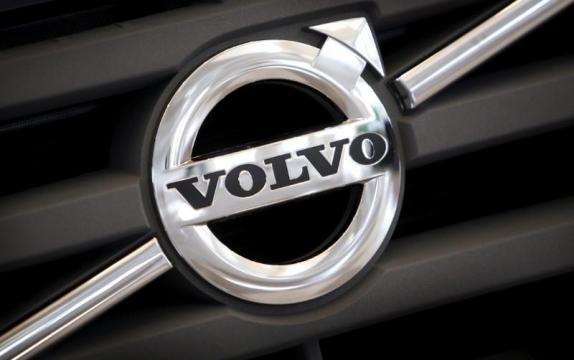 Volvo aims to sell electric trucks in North America by 2020