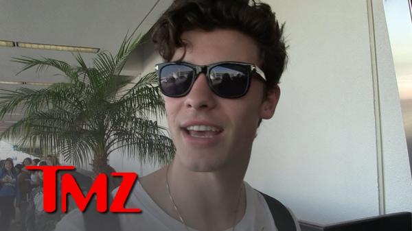 Shawn Mendes Figured Out The Quickest Way to Meet His Selfie Obligations | TMZ