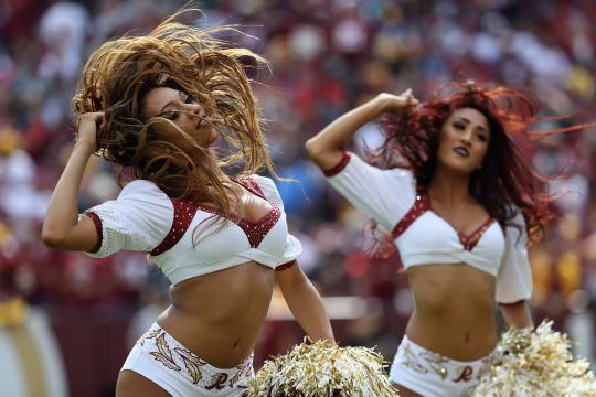 Ex-cheerleaders da NFL saem do anonimato e exigem mais proteção às mulheres