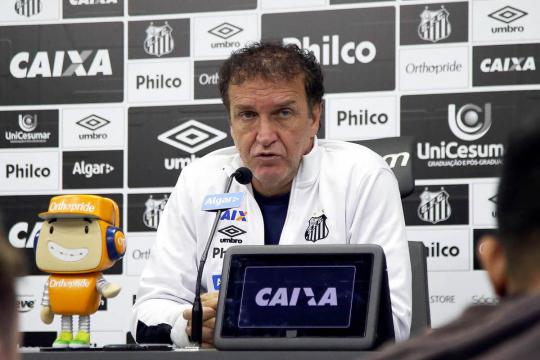 Após empates na capital, Santos joga contra o Atlético-PR na Vila Belmiro