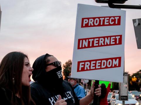 California governor signs state law to reinstate 'net neutrality'
