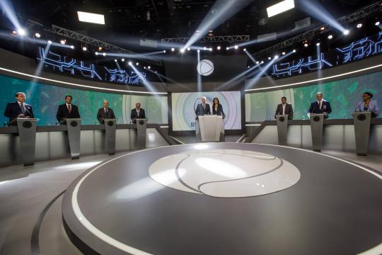 Apelo à união para reta final fica disperso no penúltimo debate