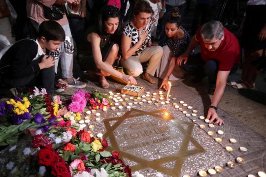 Armenians pay last tribute to beloved singer Aznavour