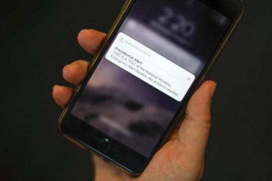 U.S. 'presidential test alert' sets American phones to buzzing
