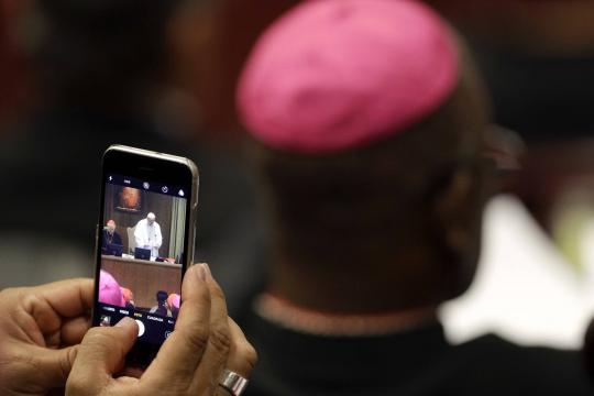 Bispos reunidos no Vaticano discutem abusos sexuais