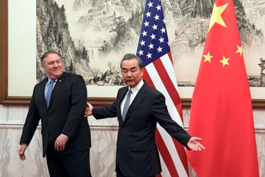 Pompeo visit to China kicks off with frosty exchange