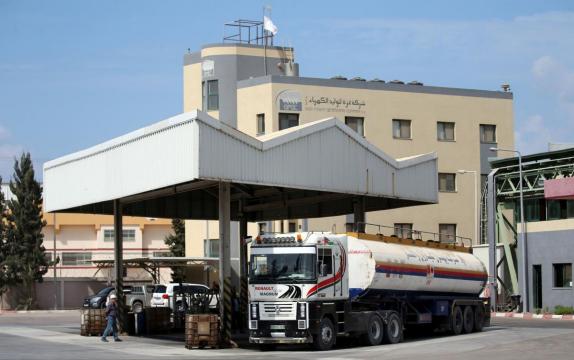Qatari-bought fuel enters Gaza amid fears of flare-up with Israel