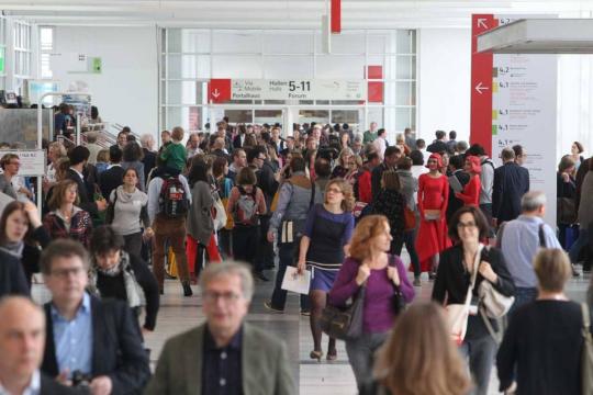 Crise no Brasil freia expectativas de editoras na Feira de Frankfurt