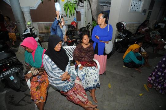 Quake kills three people in Indonesia's Java, rattles Bali