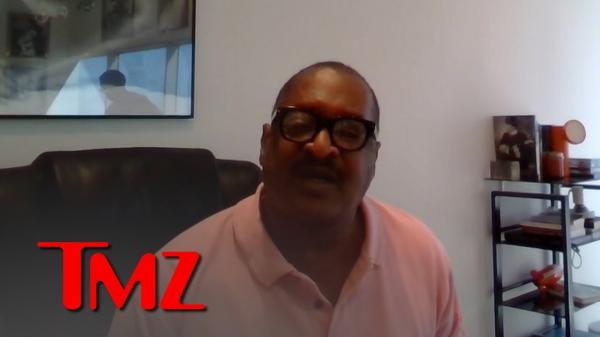 Mathew Knowles Surprises Beyonce and Tina After On the Run II Tour Concert