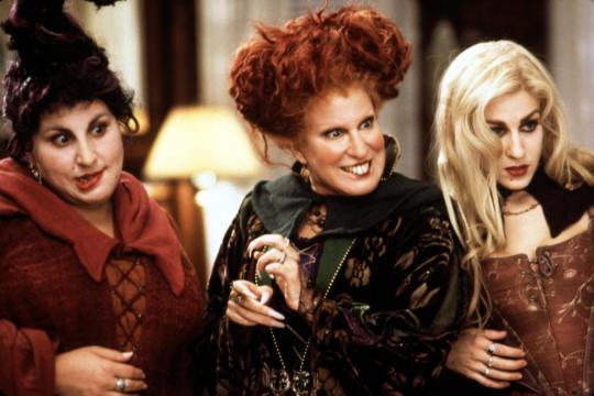 Here Are All the Places You Can Watch Hocus Pocus Just in Time For Halloween