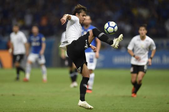 Precisando de gols, Corinthians vê atacantes sofrerem com jejum