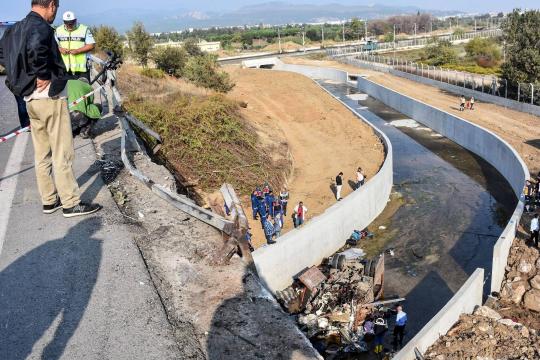 Acidente com caminhão na Turquia mata 22 imigrantes