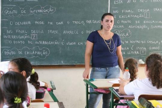 Mulheres não devem ensinar matemática: o que dizia o decreto imperial que inspirou o Dia do Professor