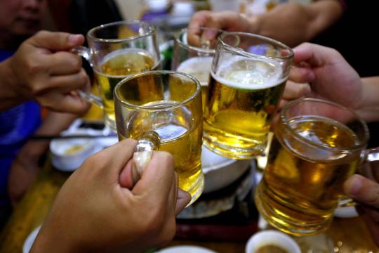 Mudanças climáticas fazem preço da cerveja subir, diz estudo