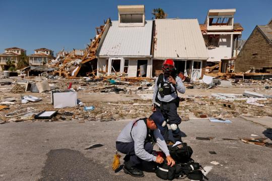 Rescuers search for 1,000 missing in Florida Panhandle after hurricane
