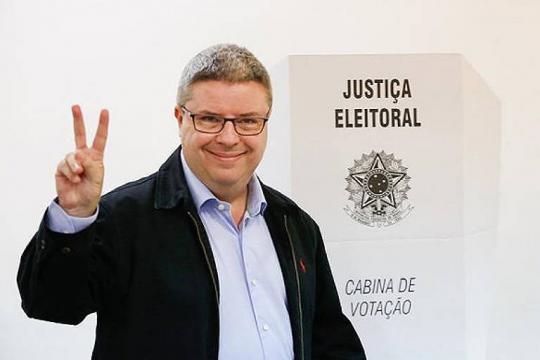 PSDB fará revisão após eleições, diz Anastasia sobre derrotas nas urnas