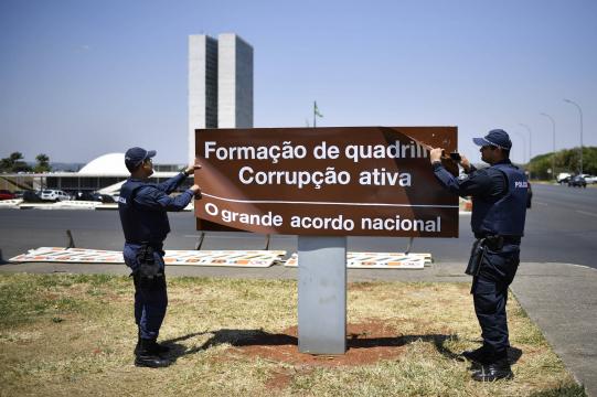 No Brasil, saúde, pobreza e educação engajam mais que corrupção em protestos, diz pesquisa