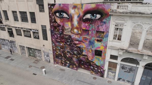 Rio inaugura circuito de murais e grafites em ruas na região do porto
