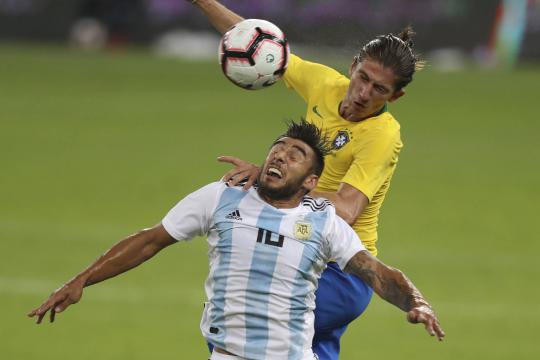 Brasil e Argentina fizeram jogo que não honra tradição dos dois