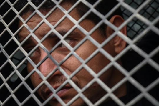 Trump threatens to send military, shut border as migrants head for Mexico
