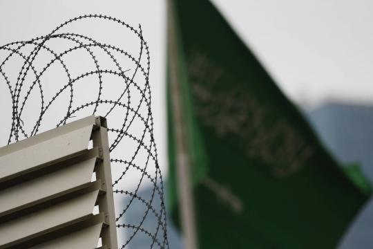 Arábia Saudita usa dinheiro, emprego e intimidação para emboscar opositores