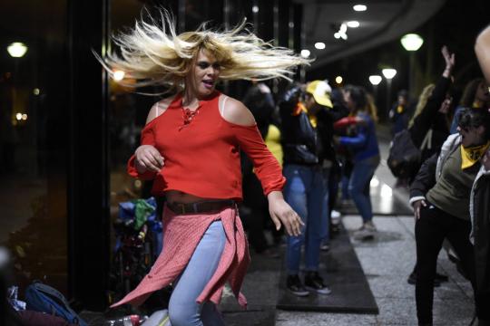 Uruguai aprova lei para ampliar direitos de pessoas trans
