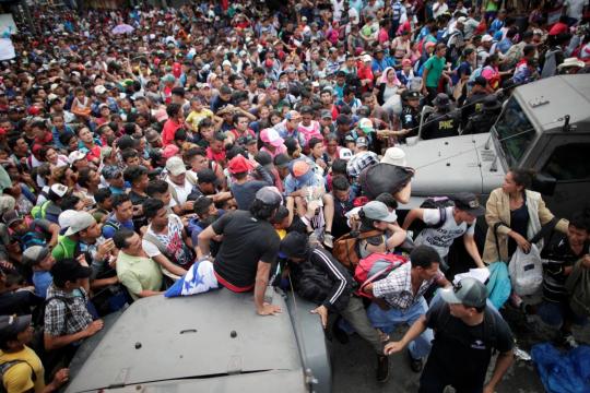 Mexico moves to tackle migrant caravan after U.S. pressure