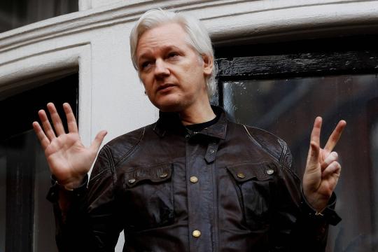 Assange processa governo do Equador por novas regras de asilo na embaixada