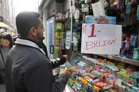 U.S. lottery jackpots climb to $2.2 billion combined after no winners