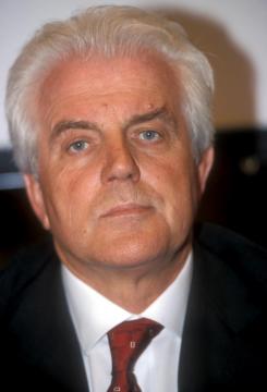 Benetton founder, who took family business beyond sweaters, dies at 77