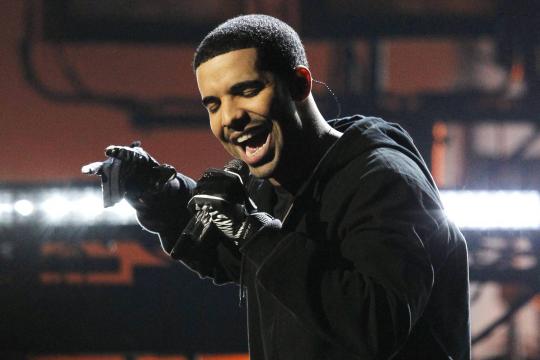 Rapper Drake bate os Beatles em número de canções no topo da parada americana