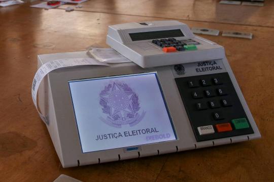 Horário de verão não irá alterar computação de votos, como diz viral