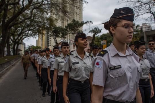 STF julga constitucional cobrança mensal por colégios militares