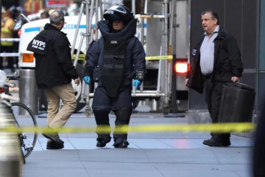 Two more bombs sent to former U.S. Vice President Biden, actor De Niro