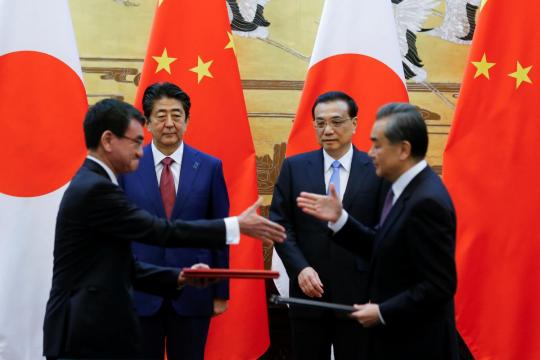 China and Japan should safeguard free trade, China's Li urges