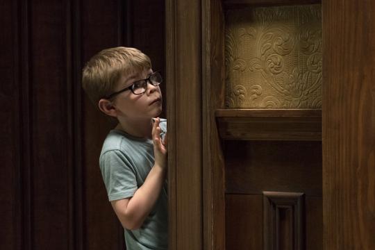 I Usually Can't Watch Anything Scary, but Here's Why I'm Hooked on The Haunting of Hill House