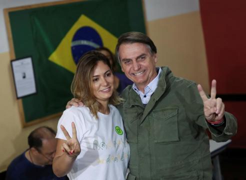 Right-wing Bolsonaro wins Brazil presidential race
