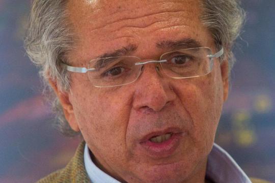 Paulo Guedes chama Mercosul de ideológico e diz que bloco não será prioridade