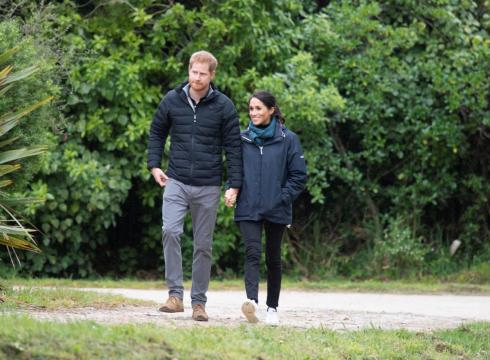 British royals and 'little bump' visit New Zealand beach on final leg of Pacific tour