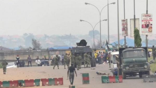 Nigeria military opens fire on Shi'ite Muslim protesters: Reuters witness