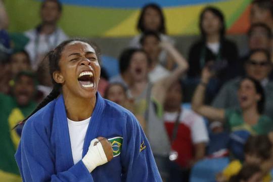 Medalhista nos últimos cinco mundiais, judoca Érika Miranda se aposenta