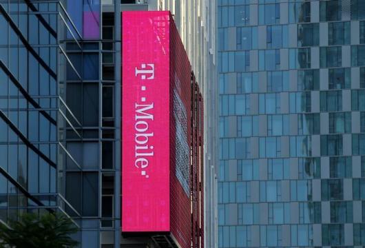 T-Mobile exceeds expectations for phone subscribers, profit