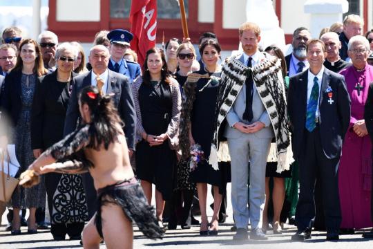 Prince Harry marks final day of Pacific tour with song in Maori language