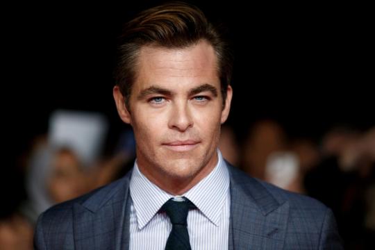 Chris Pine puts on Scottish accent for historical drama 'Outlaw King'