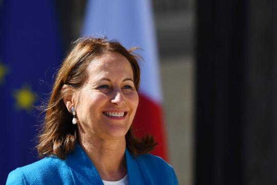 Ex-candidata à Presidência na França critica estrutura machista do poder em livro