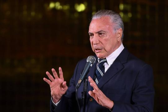 Fachin suspende inquérito que investiga se Temer recebeu propina da Odebrecht